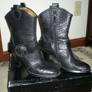 DONALD PLINER SNAKE EMBOSSED LEATHER MID CALF HIGH HEEL BOOTS 9 M